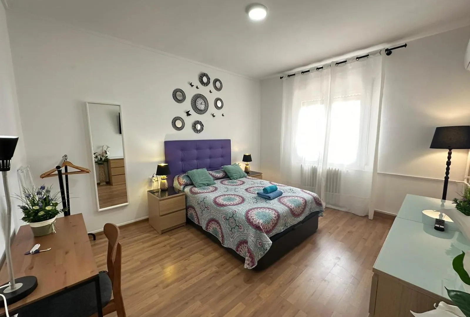 Rooms In Apartment Rambla Catalunya 바르셀로나 0*,  스페인