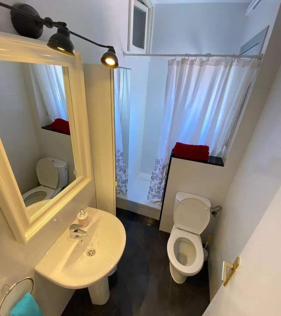 B&B Rooms In Apartment Rambla Catalunya 바르셀로나