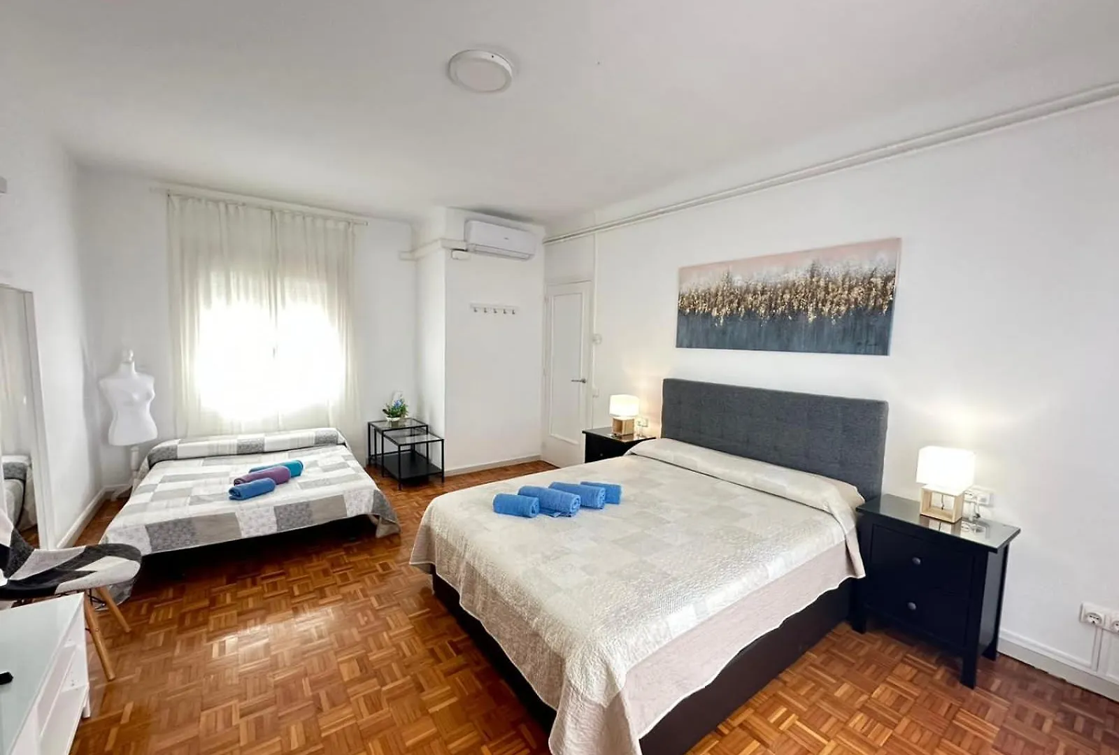 לינה וארוחת בוקר ברצלונה Rooms In Apartment Rambla Catalunya