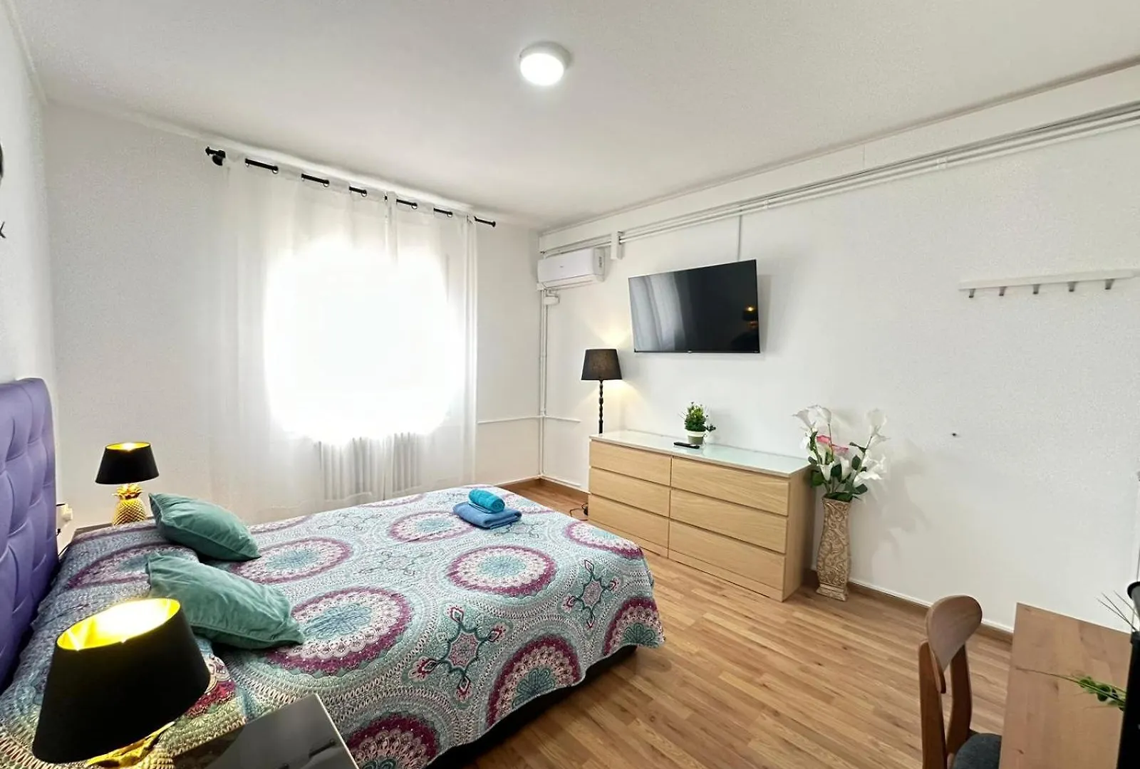 ברצלונה Rooms In Apartment Rambla Catalunya לינה וארוחת בוקר