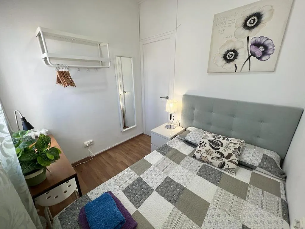 ברצלונה Rooms In Apartment Rambla Catalunya 0*,