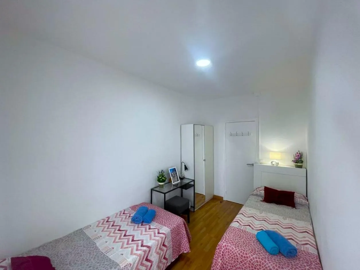 ברצלונה Rooms In Apartment Rambla Catalunya ספרד