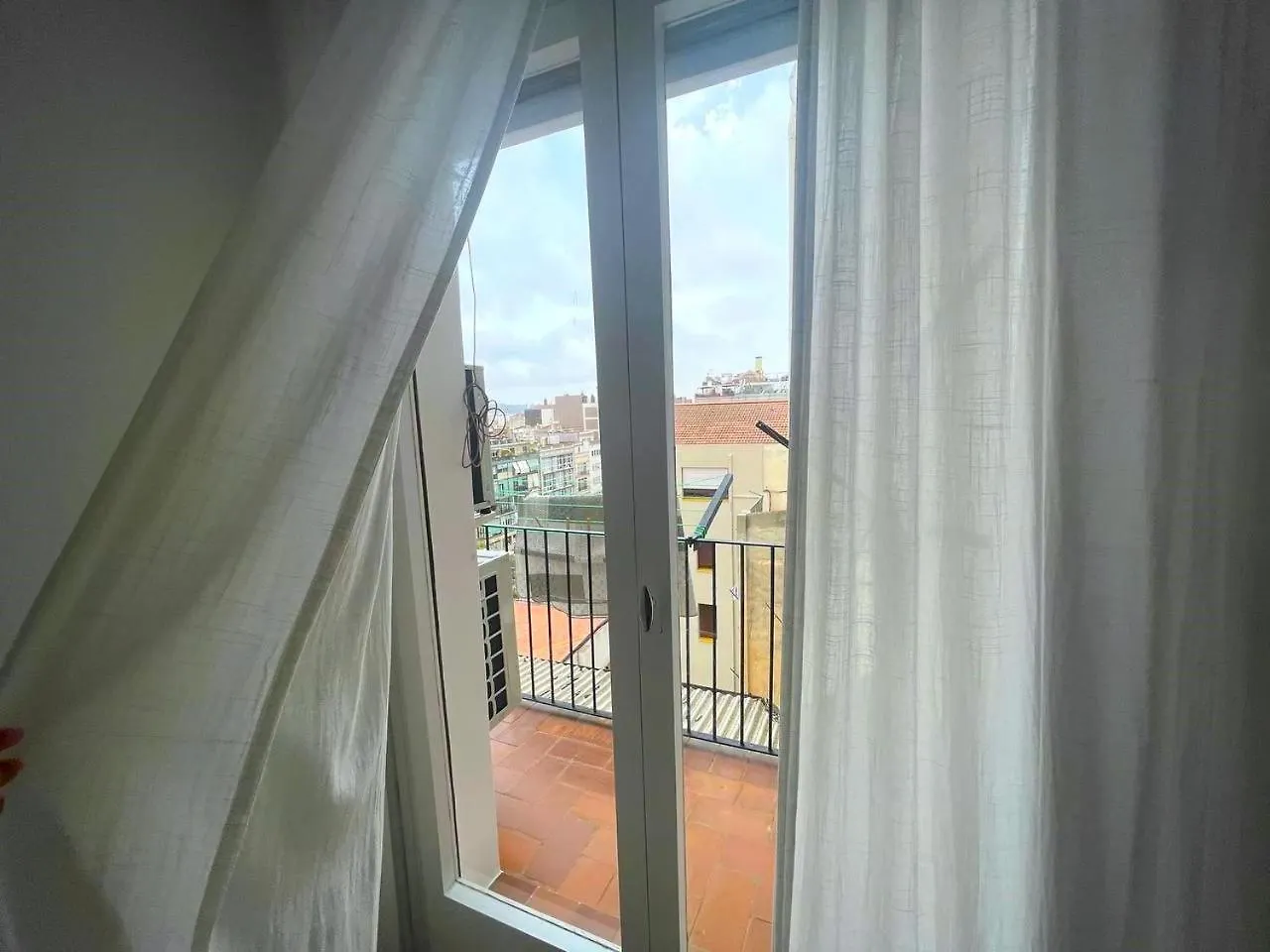 לינה וארוחת בוקר ברצלונה Rooms In Apartment Rambla Catalunya