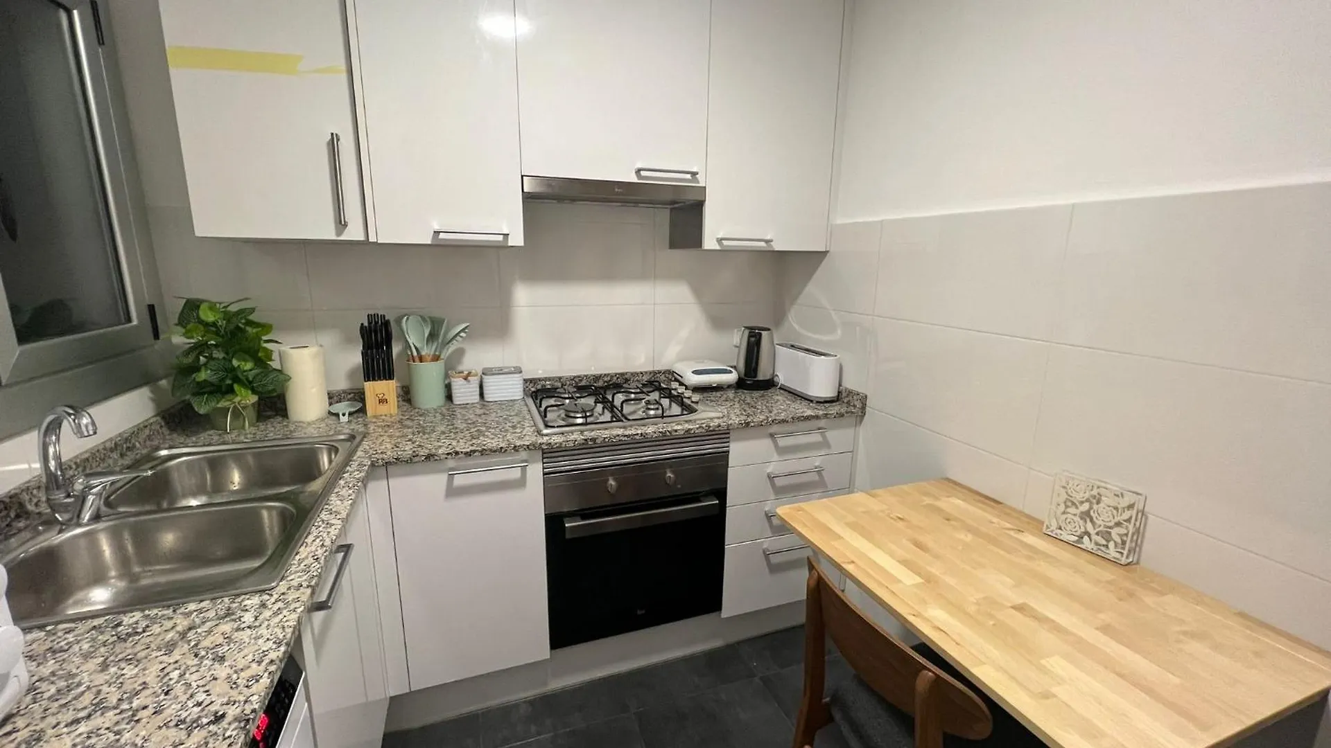 ברצלונה Rooms In Apartment Rambla Catalunya ספרד